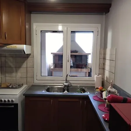 χαίρε, ξεΐνε, παρ' αμμι φιλησεαι * Trikala (Thessaly)