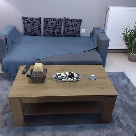 χαίρε, ξεΐνε, παρ' αμμι φιλησεαι Apartment