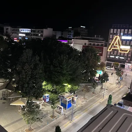 μοντέρνο στο κέντρο της λάρισας 公寓 拉里萨